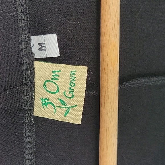 Women black leggings, soft yoga pants, long legings, bamboo soft fabric leggings - Picture 3 of 6